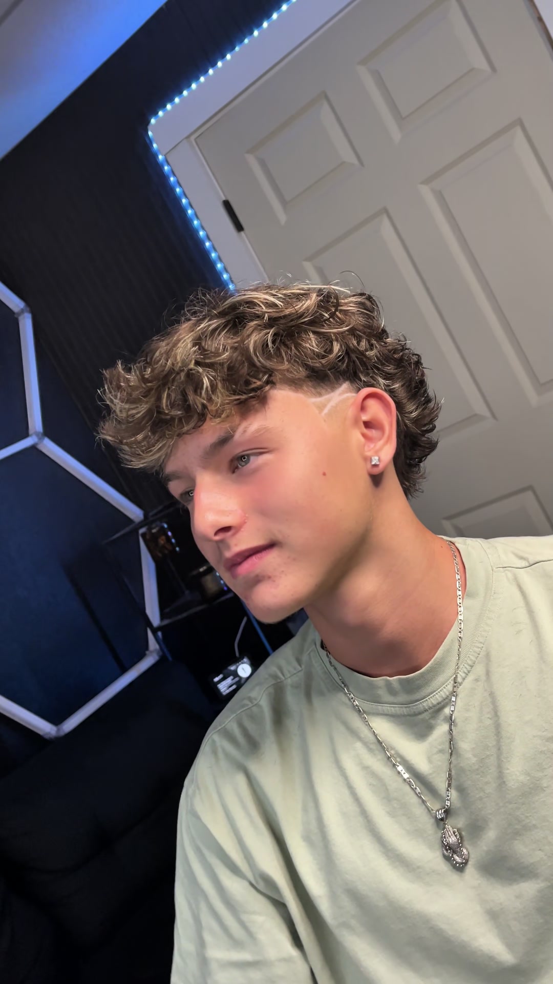 @Chattanooga Barber&bull;Cris Robles