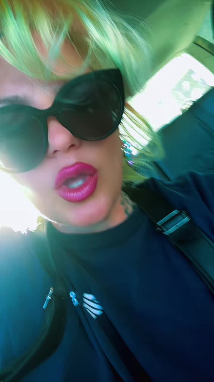 @CaptainBella