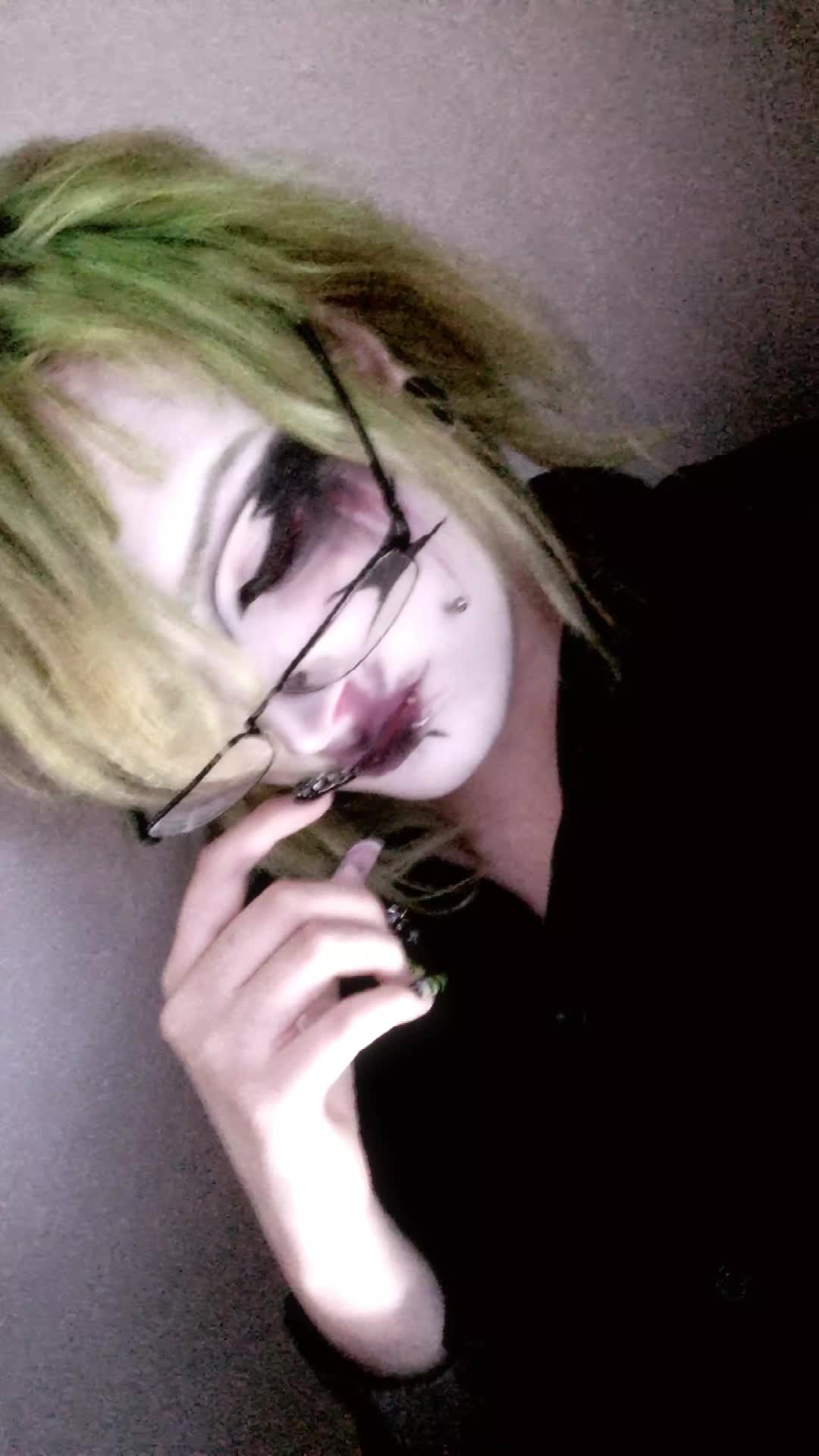 @系 д3sтruстi0n