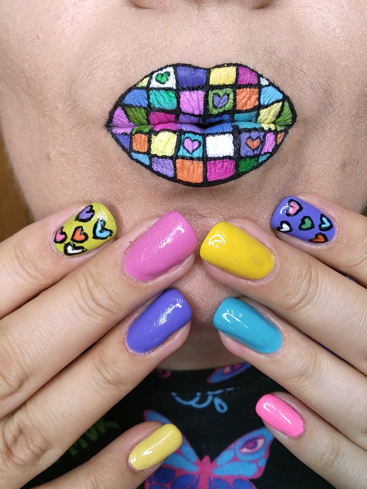 @TheMirrorBeauty lip art 💋🌈💄