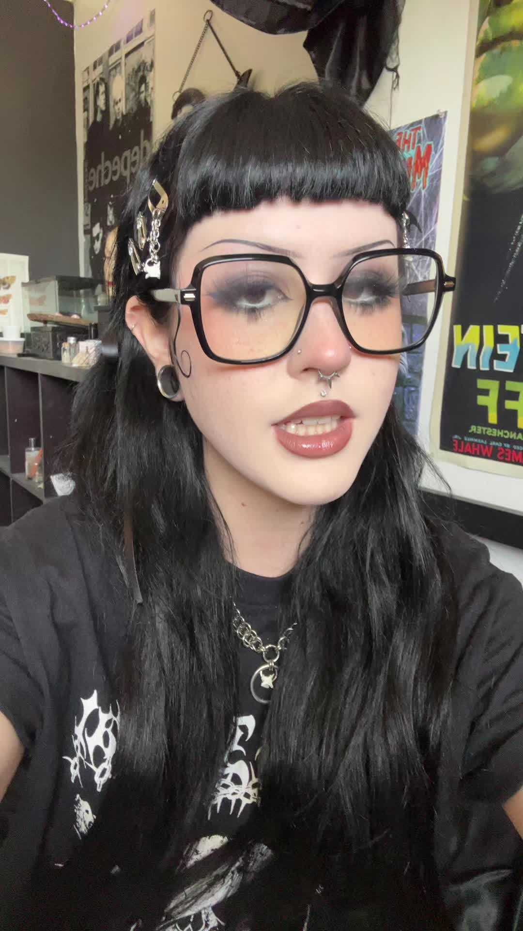 @𝖗𝖔𝖓𝖓𝖎𝖊