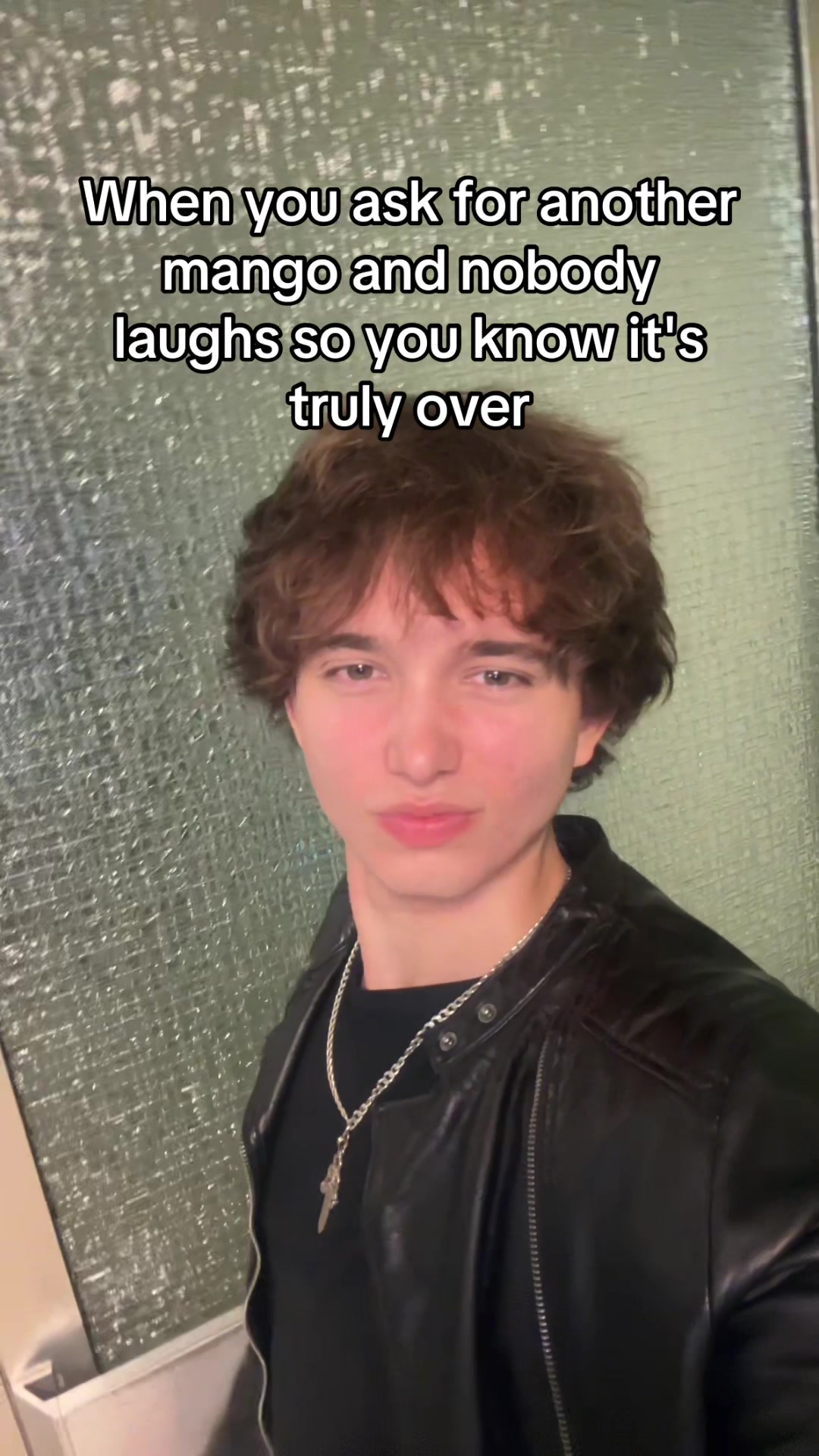 @•