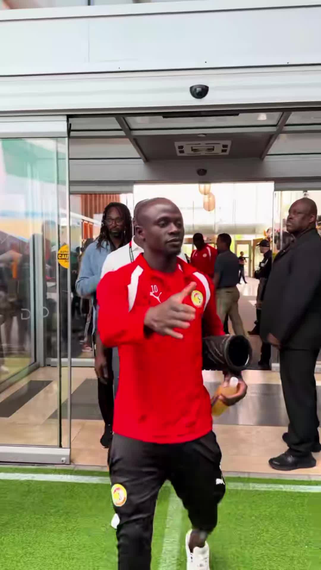 @SADIO MAN&Eacute; 10 Officiel
