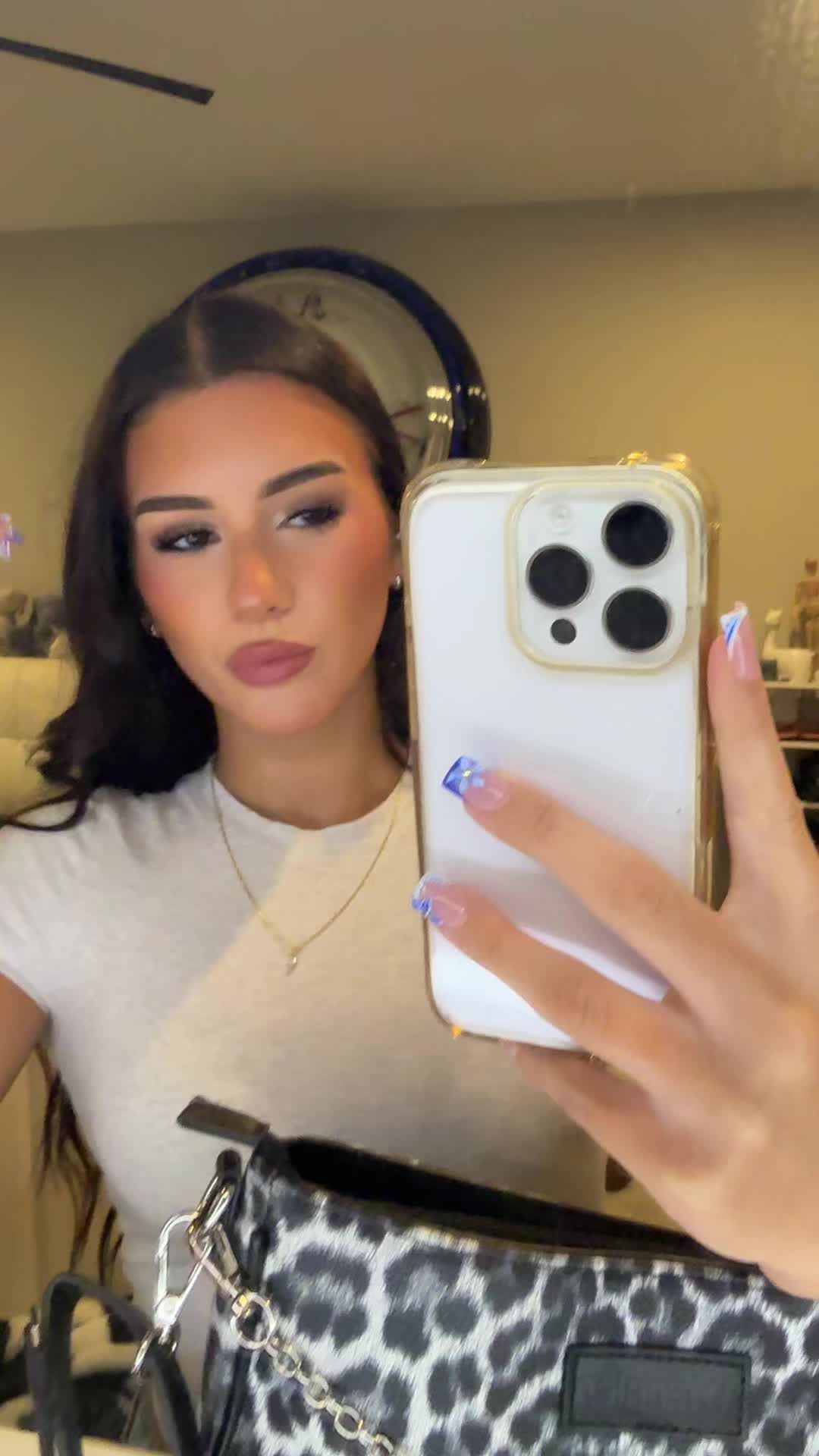 @b🍒
