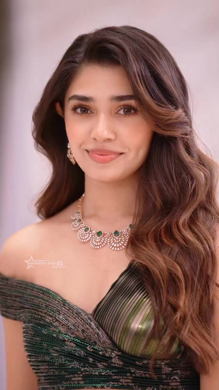 @BOLLYWOOD-GOSSIP