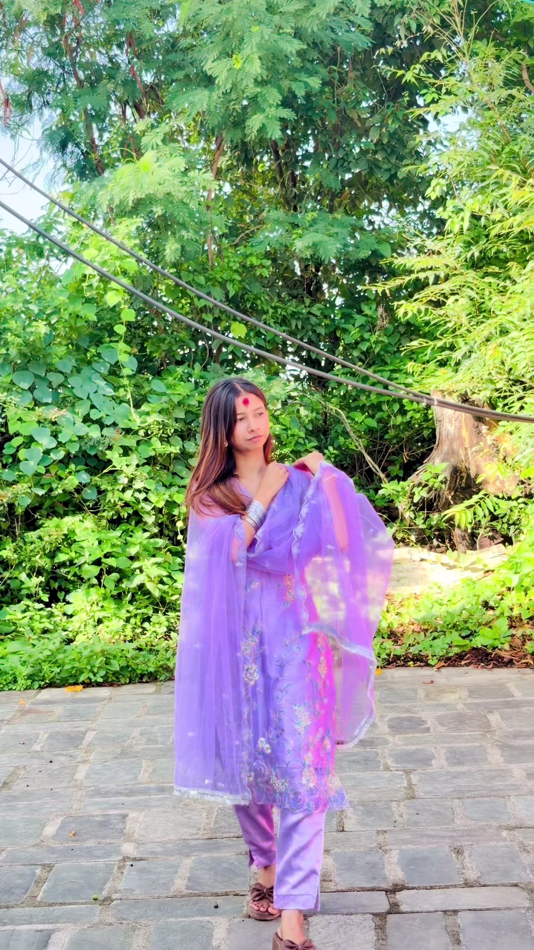 @anishaoli