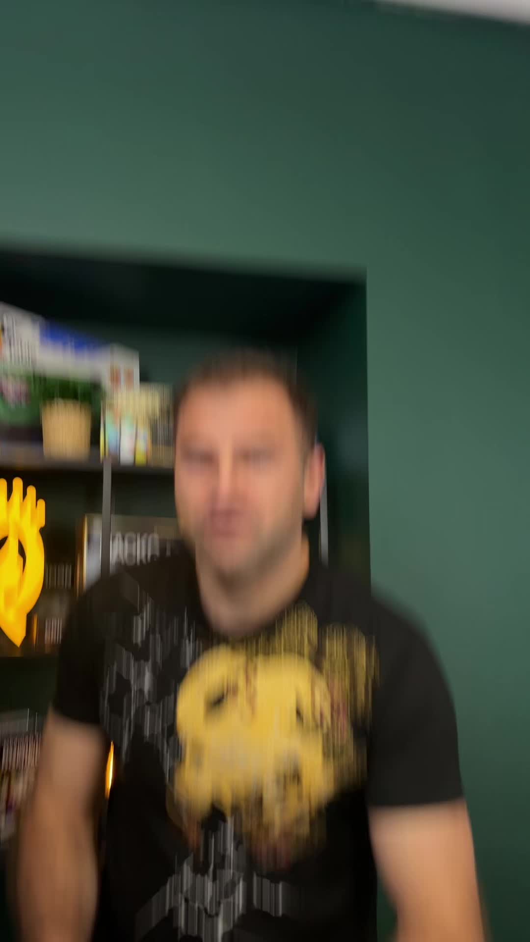 @queensell_games