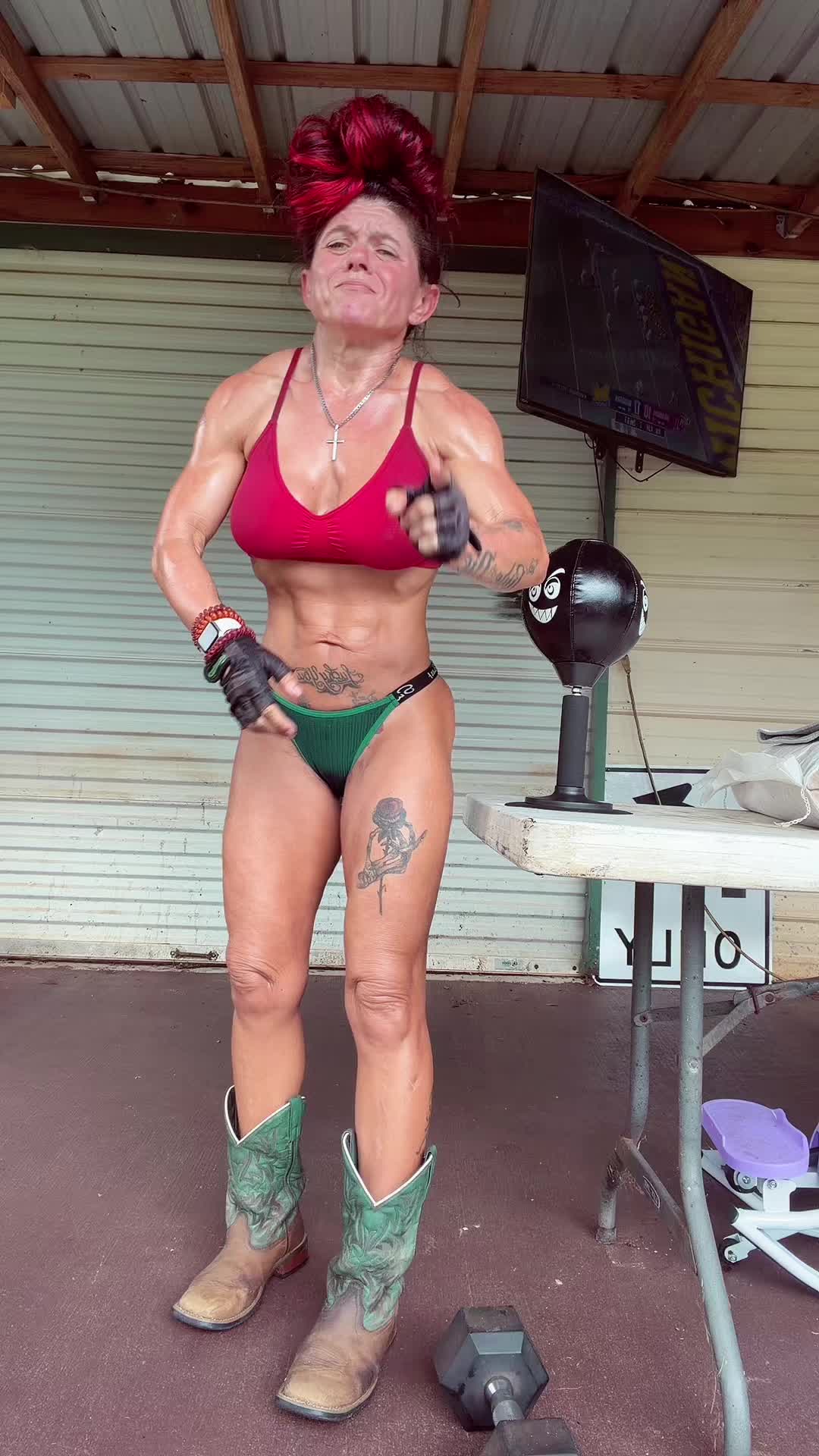 @RedneckBaddie