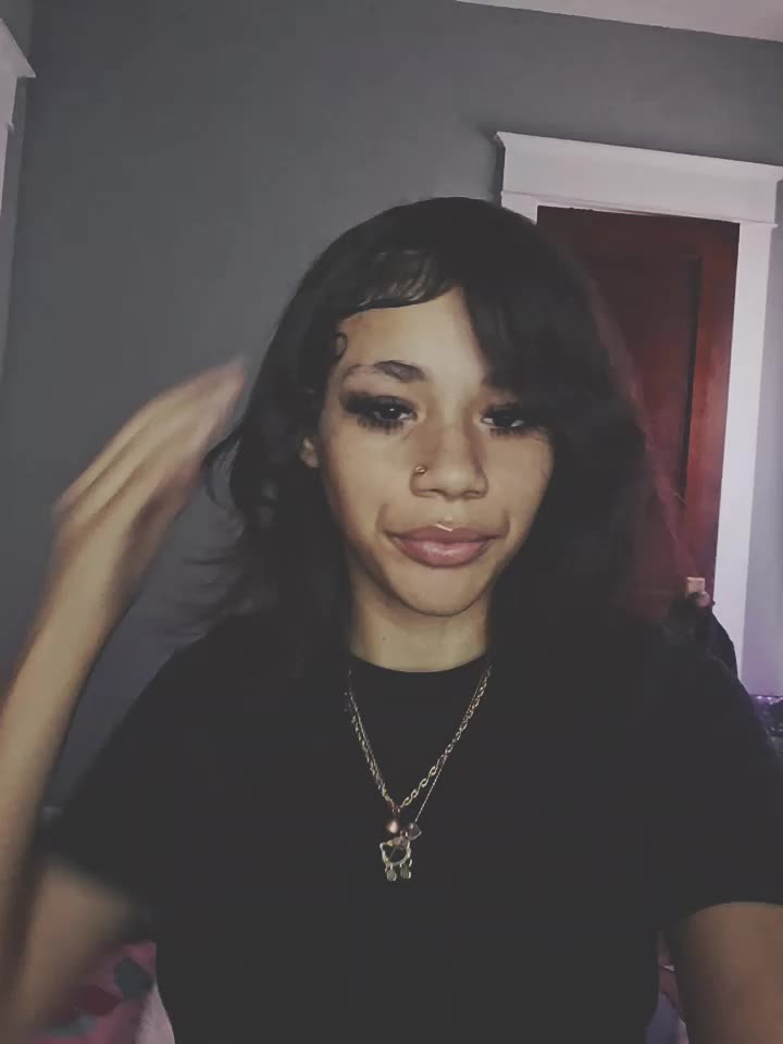 @??? 　  ️