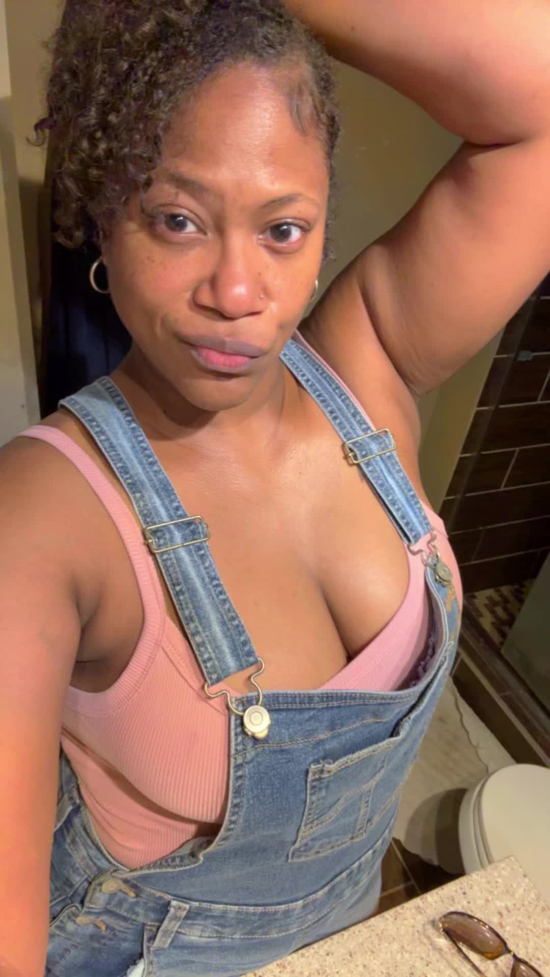 @TheRealGabbiemomo