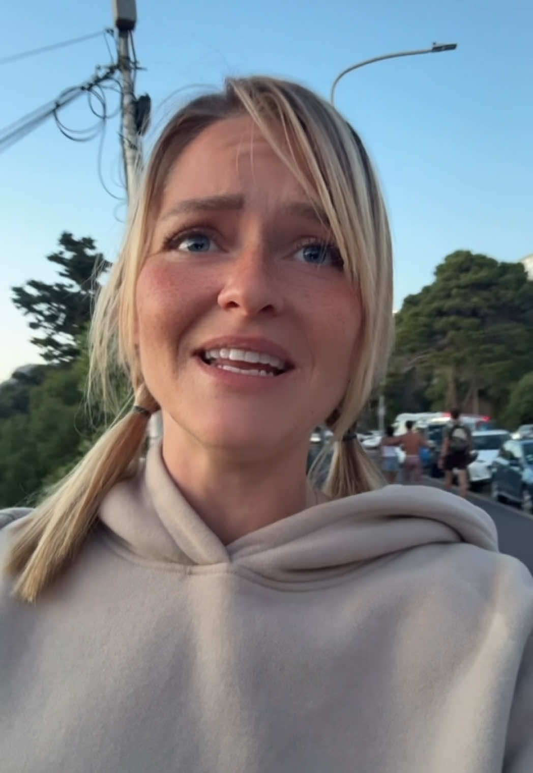 @HappyisAshley 🌞🦋🐶