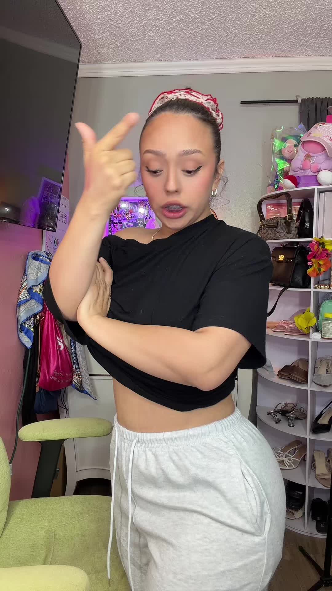 @aolanymorie