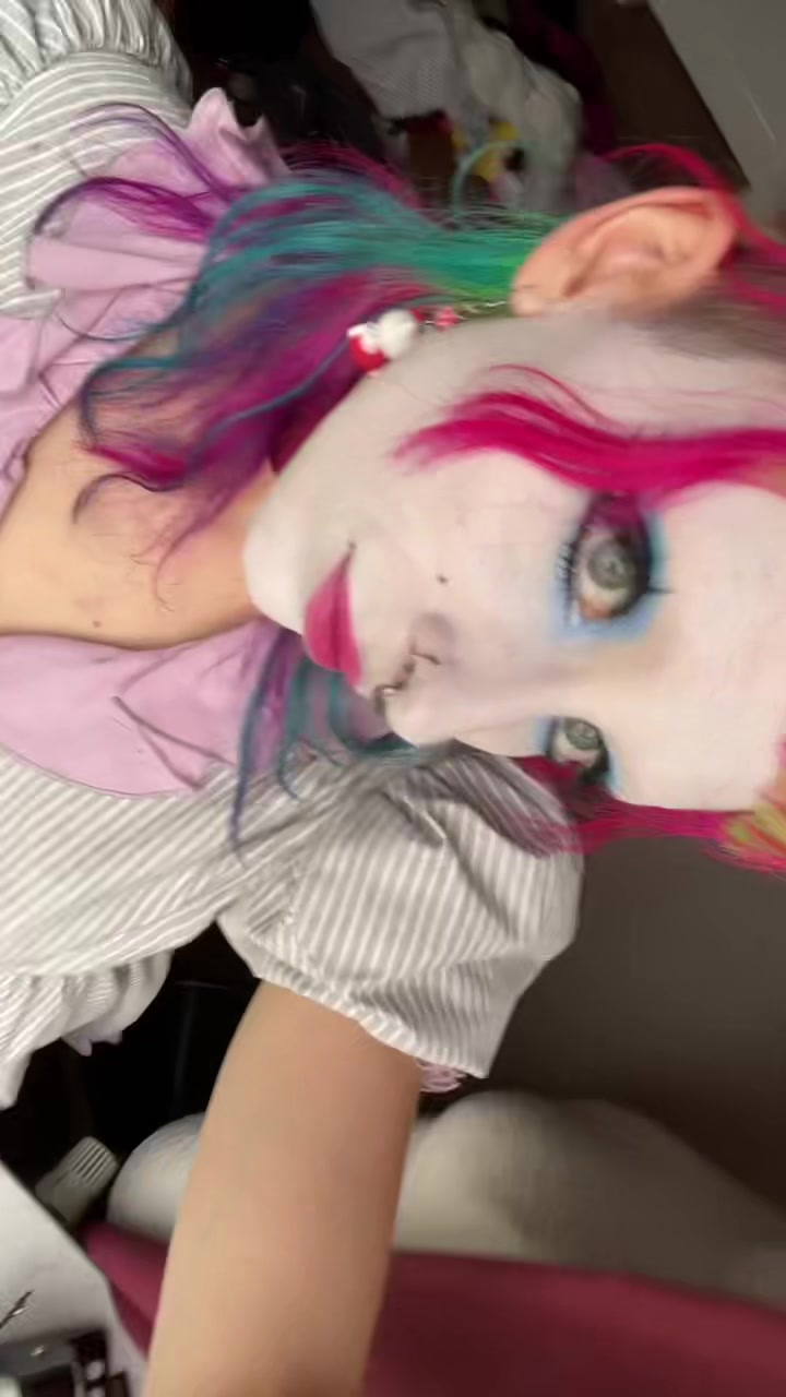 @weirdlywelldressed