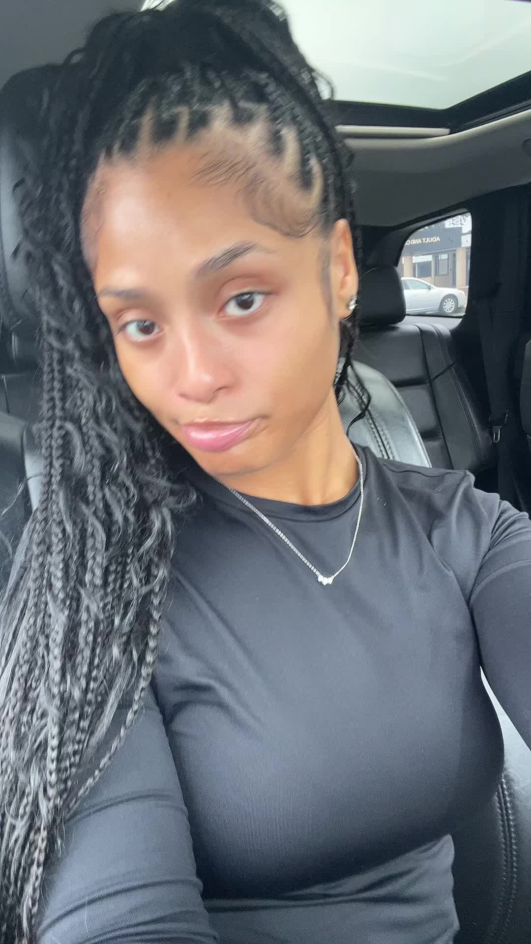 @KYLA 👩🏽⚕️