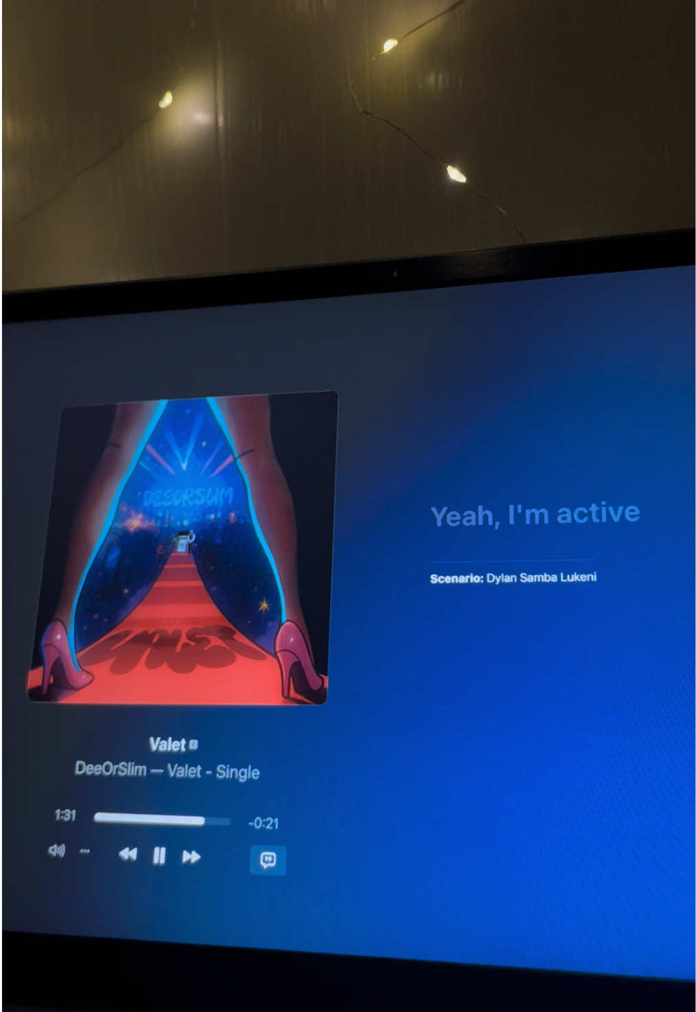 @⃟