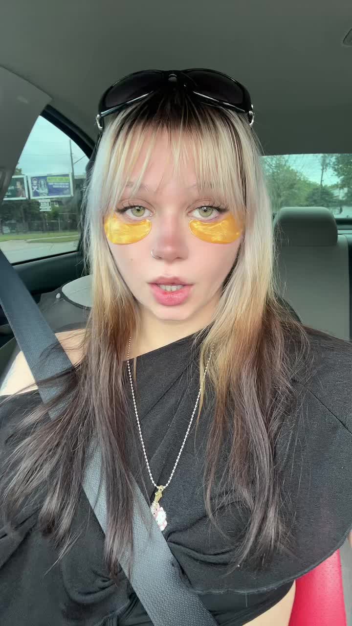 @damnandaclownin