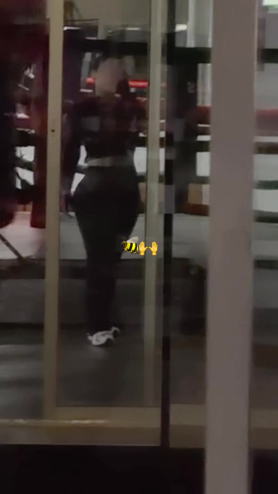 @Titi._🐝