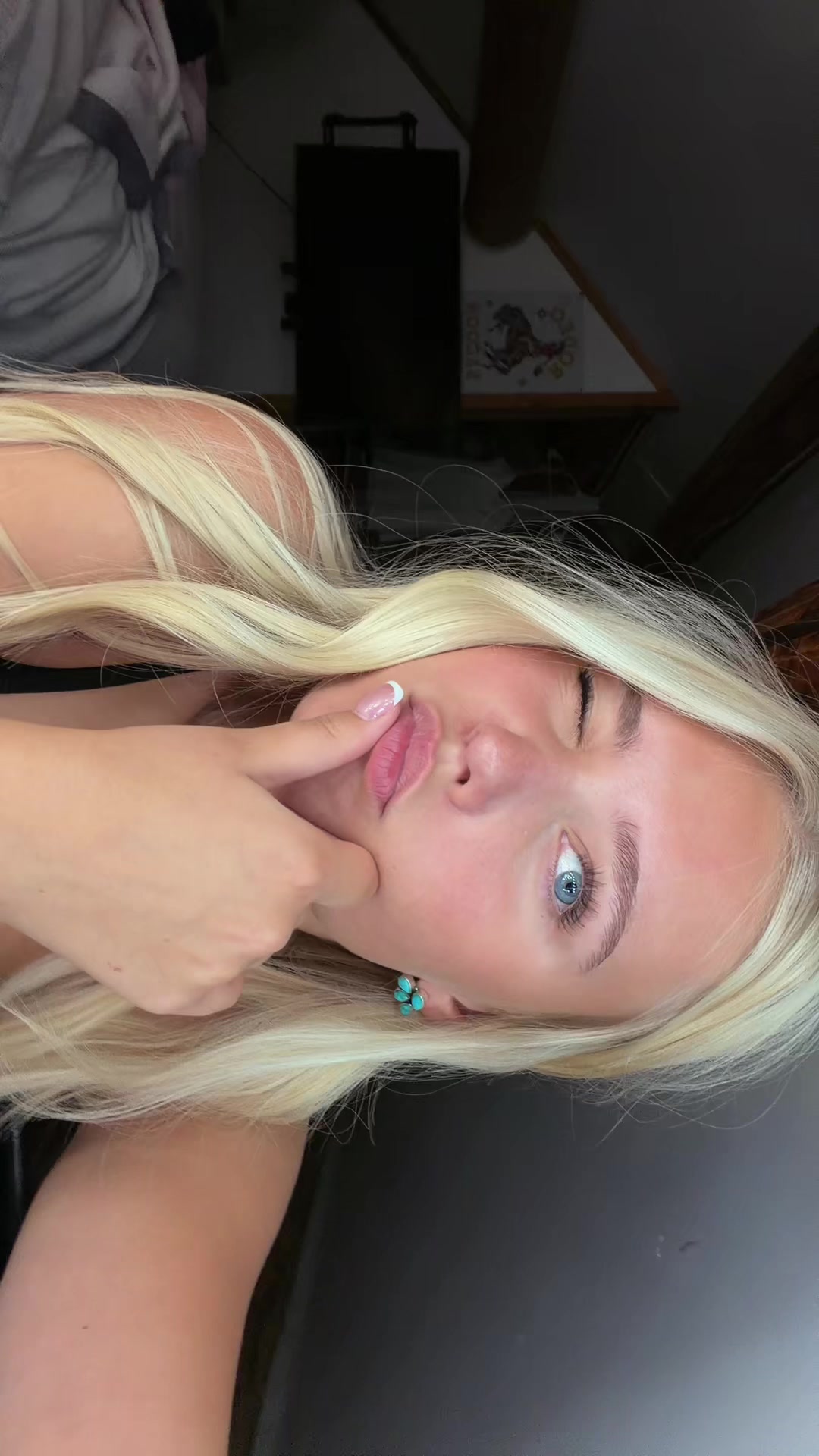 @lola.tabor