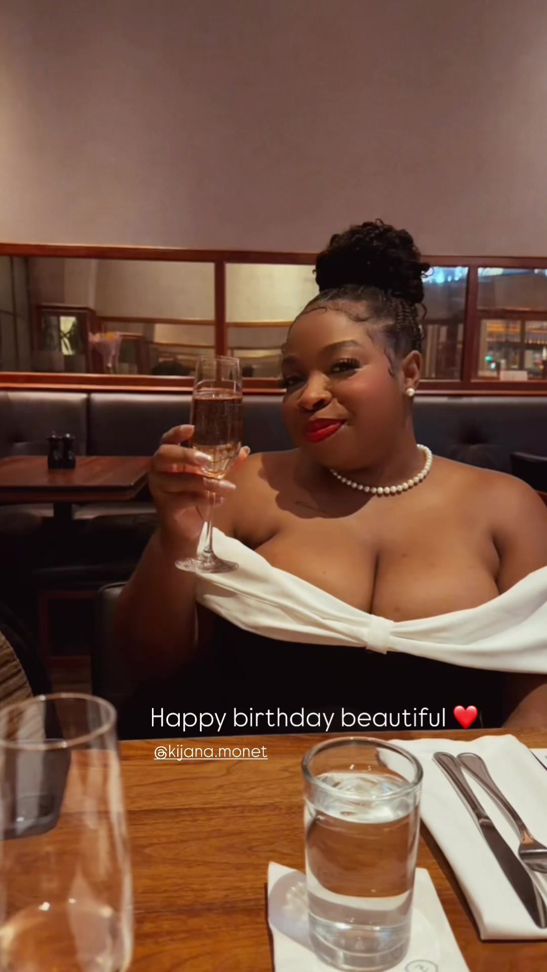 @KiJanaMonet