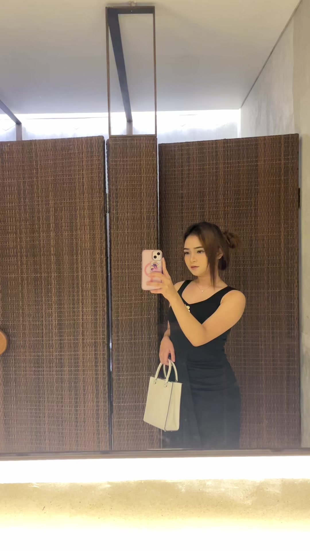 @restyreynida07