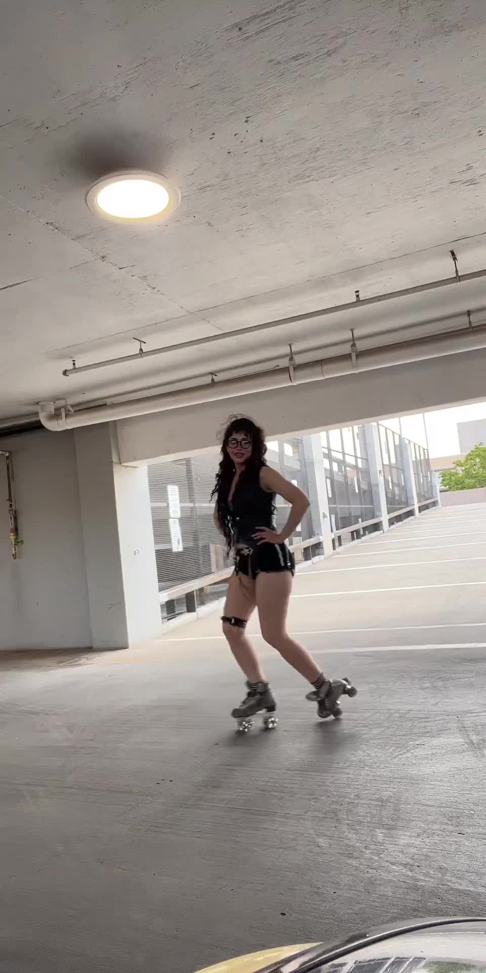 @Jada - Roller Dance Burlesque
