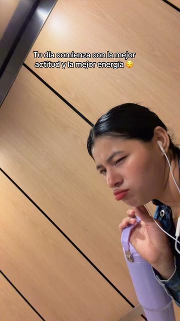 @Oye Siri “”๐