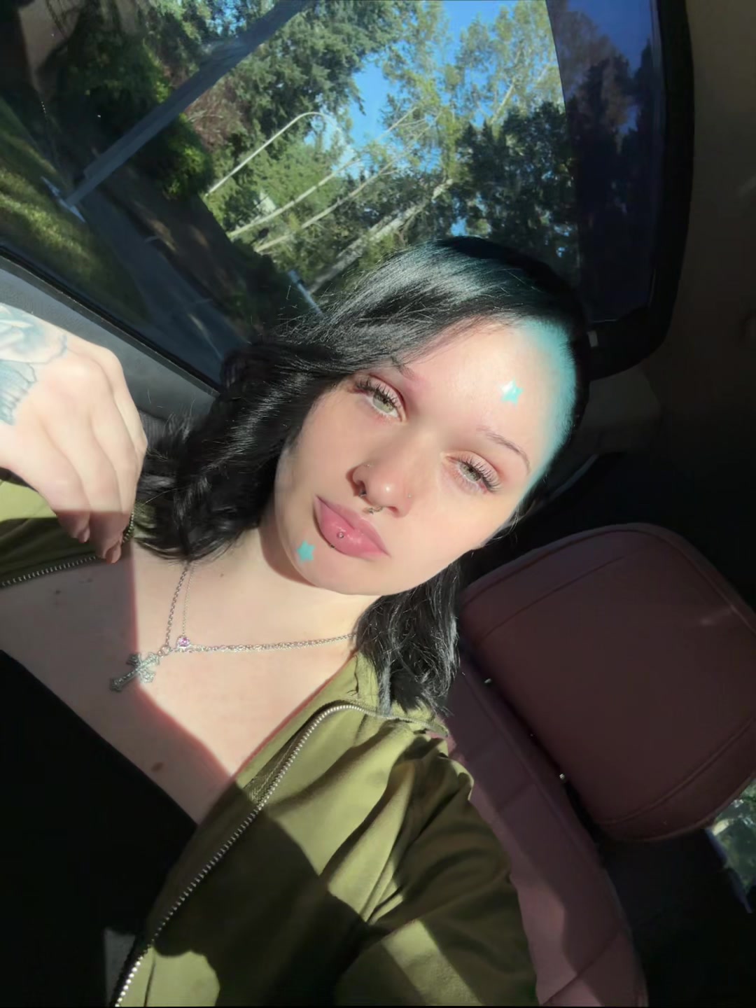 @Krissy🤍🌈