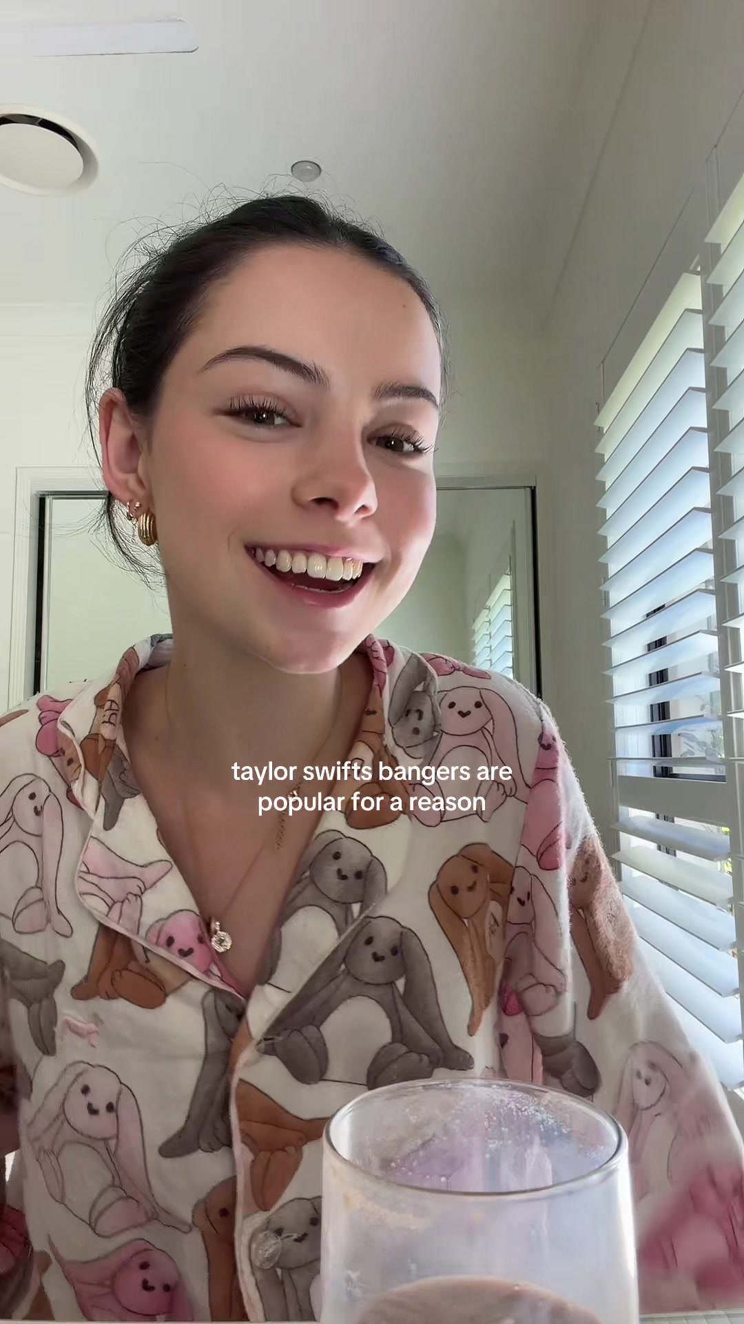 @Ava