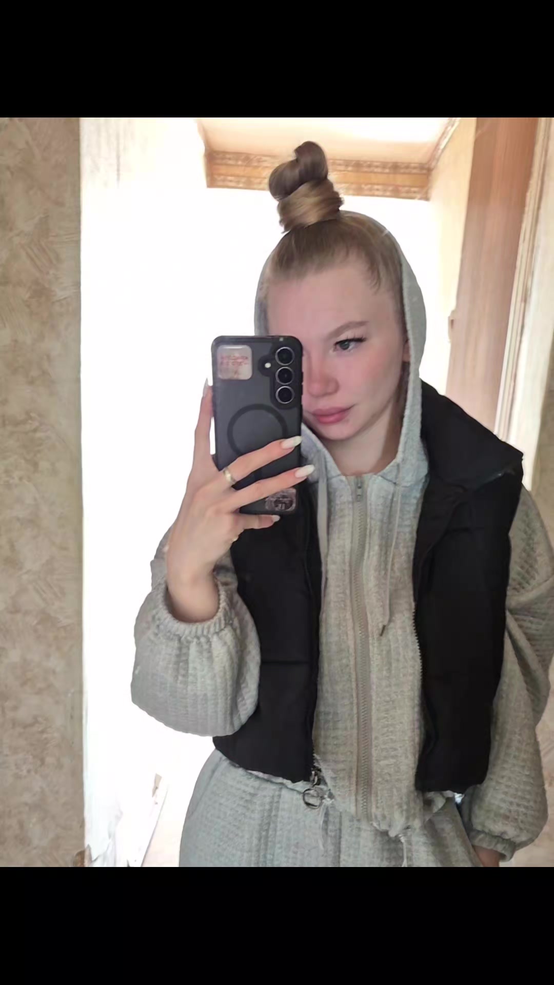 @Анютик😈
