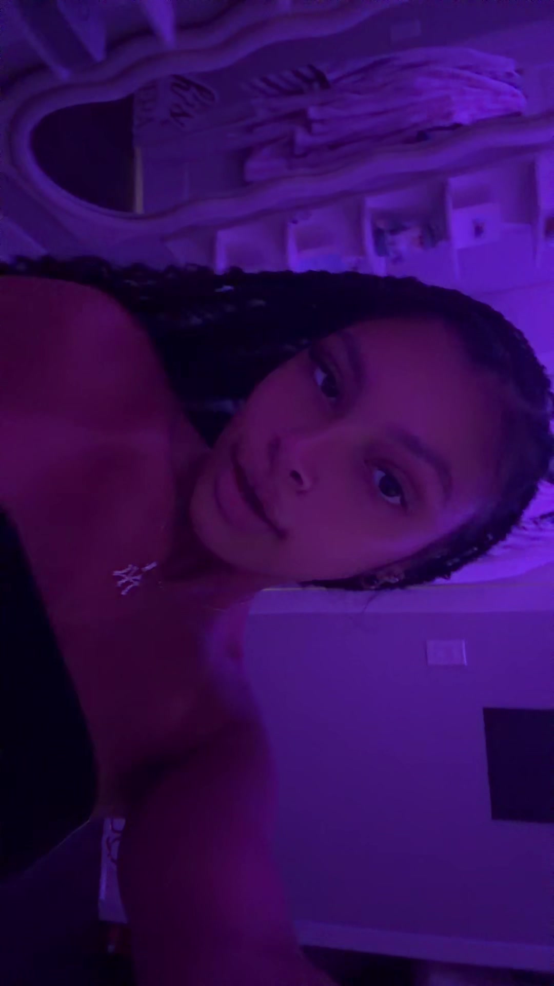 @itsmiahv