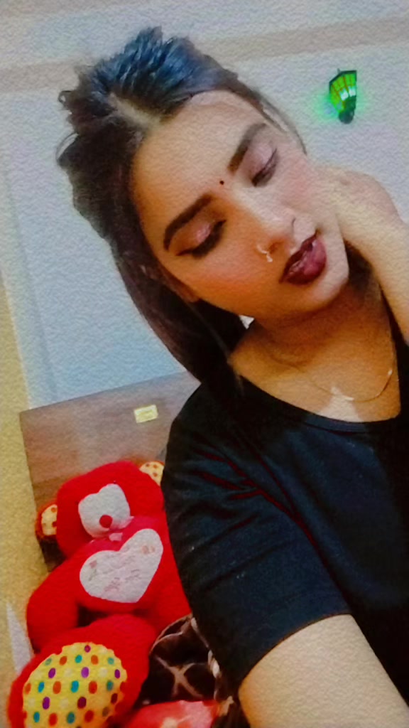 @Bhojpuri Queen 👑