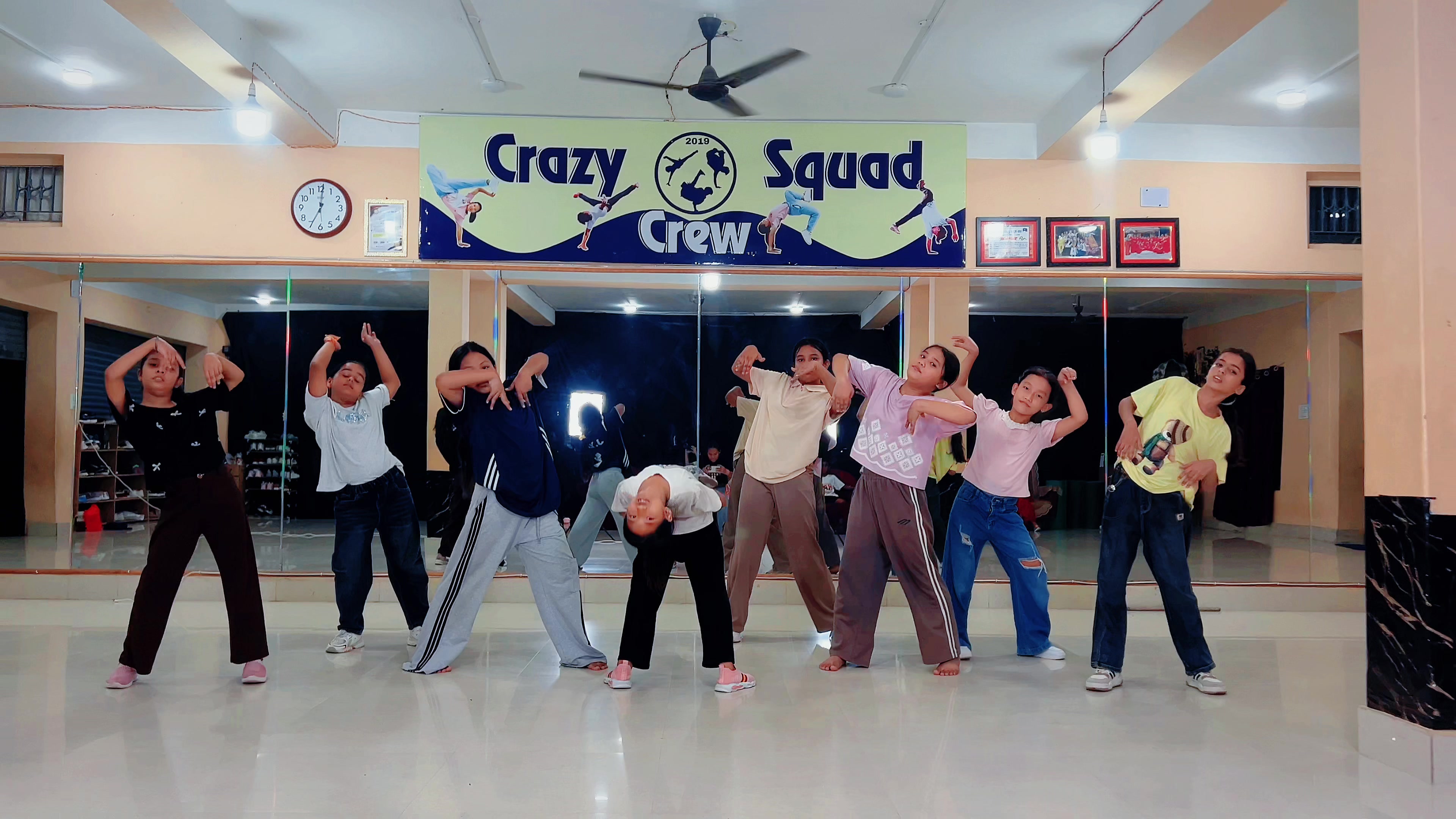 @Crazy Squad Crew