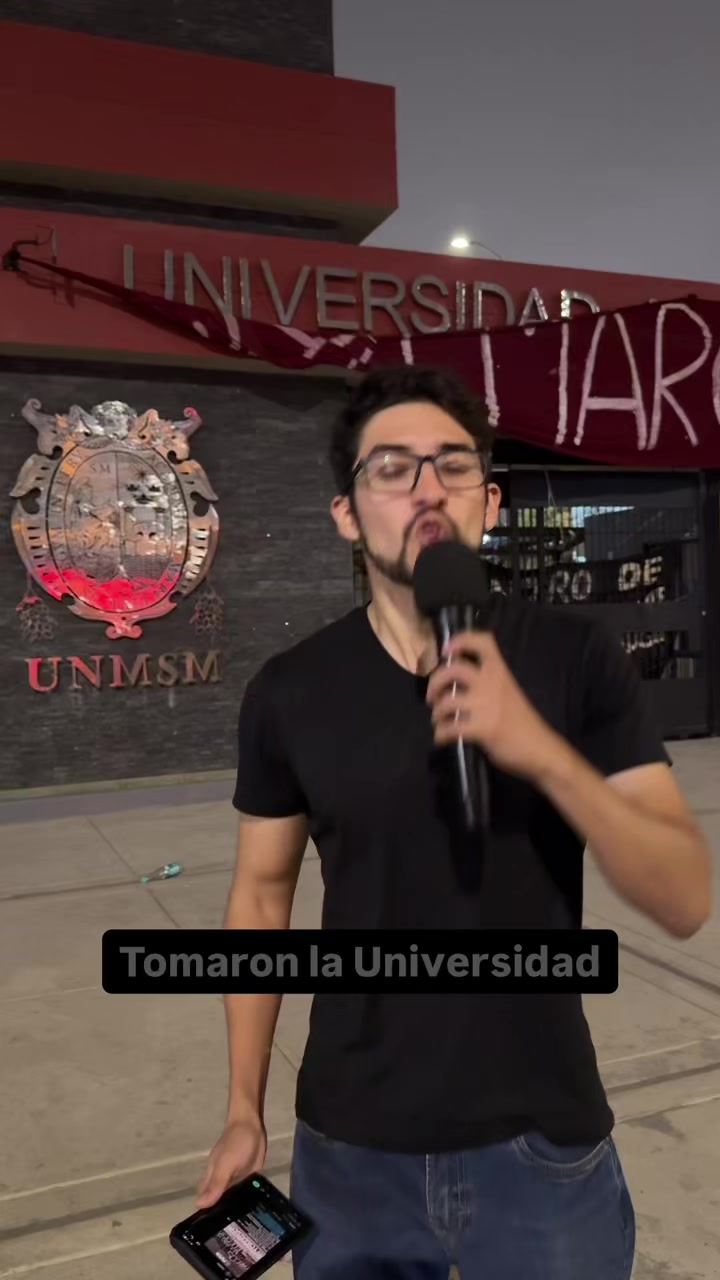 @Chisme Universitario