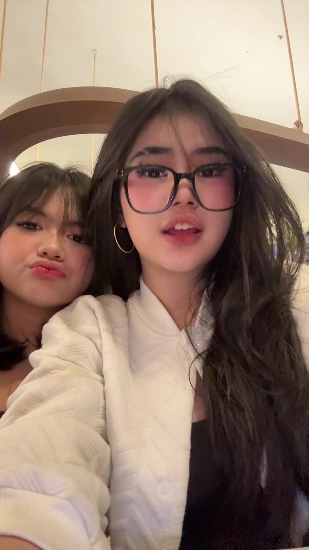 @salila gomez