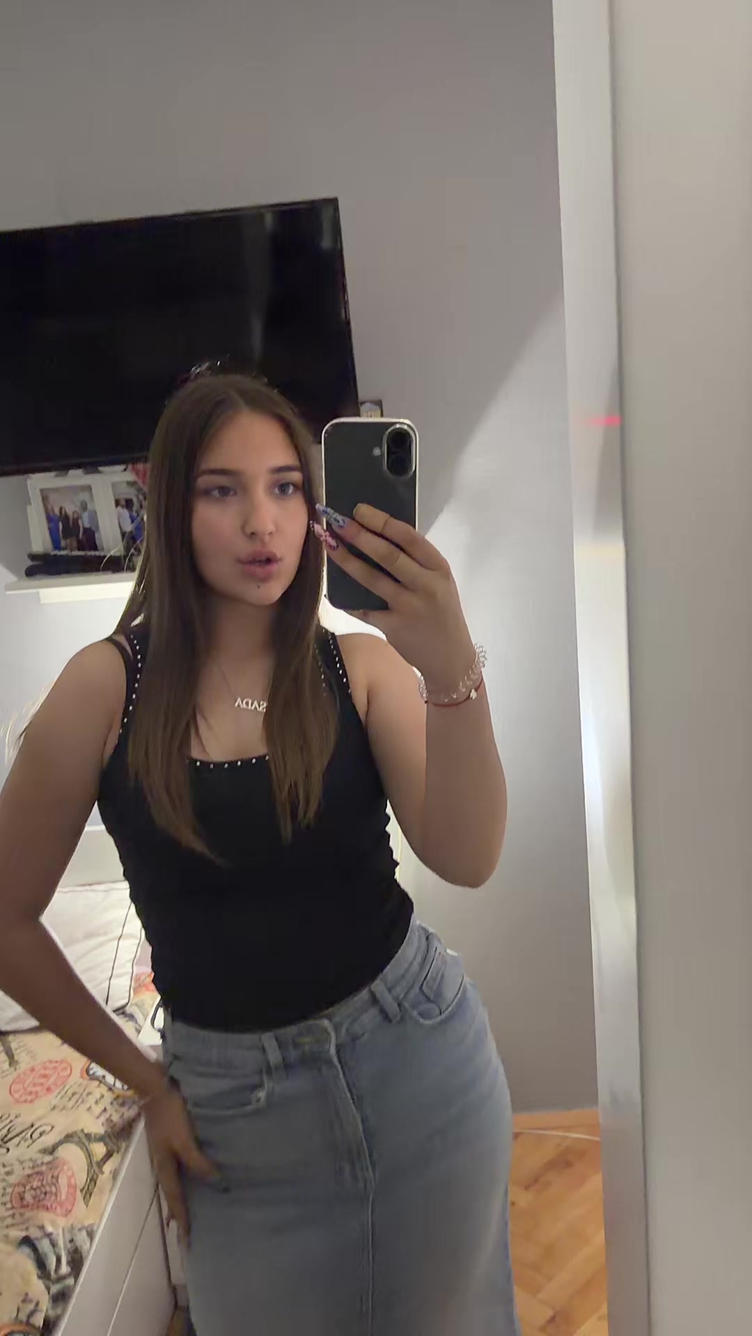 @Ana