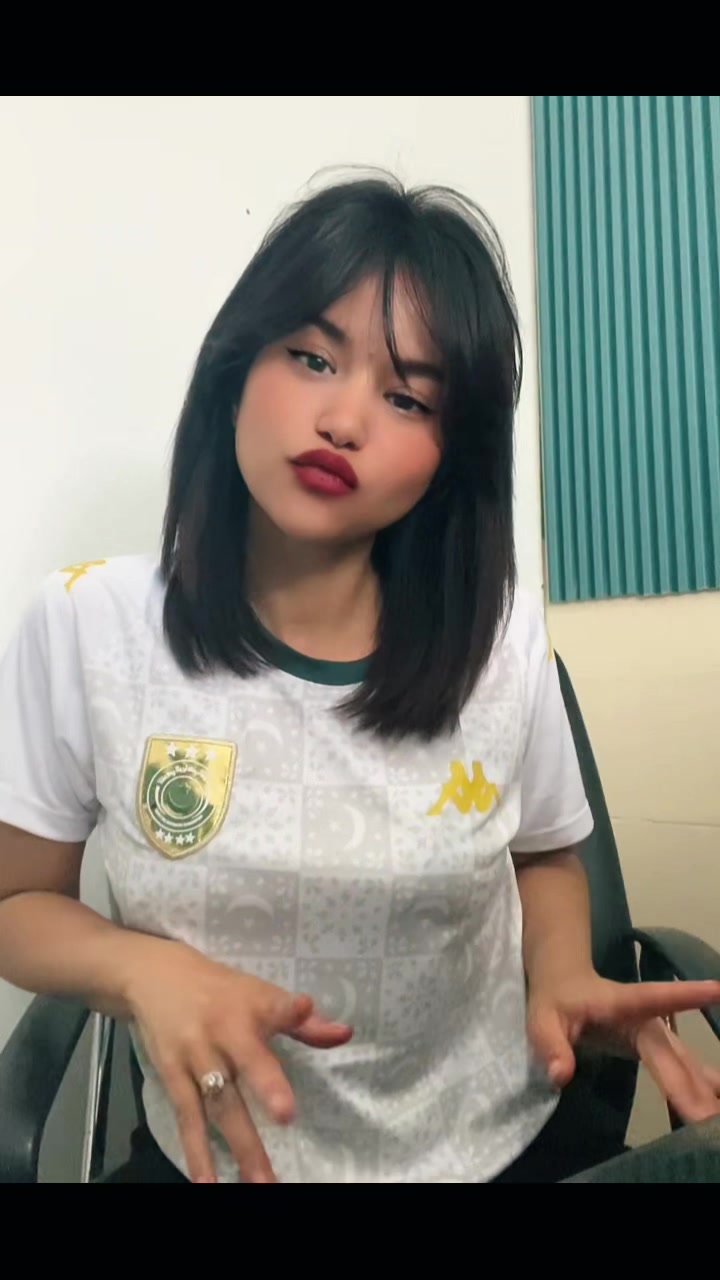 @Feryel🦂