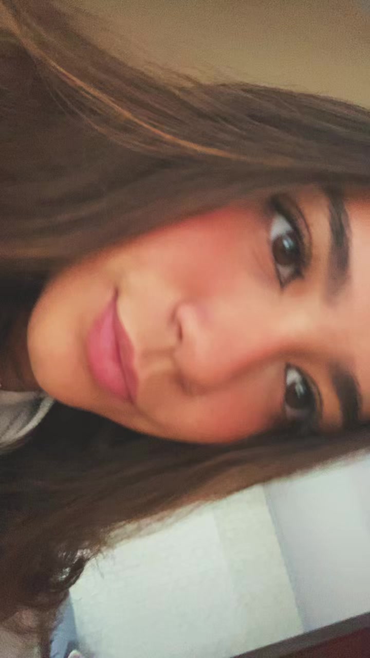 @liviaareiss_