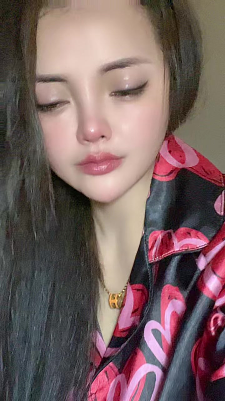 @mia Elleny.