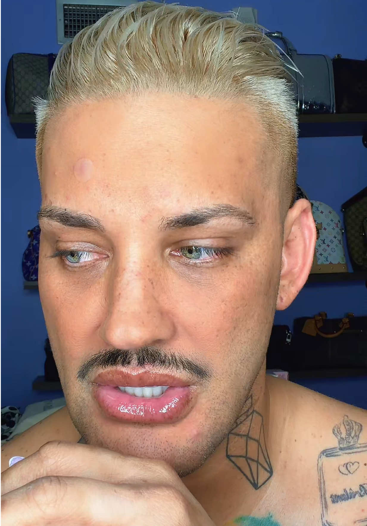 @Daniel René
