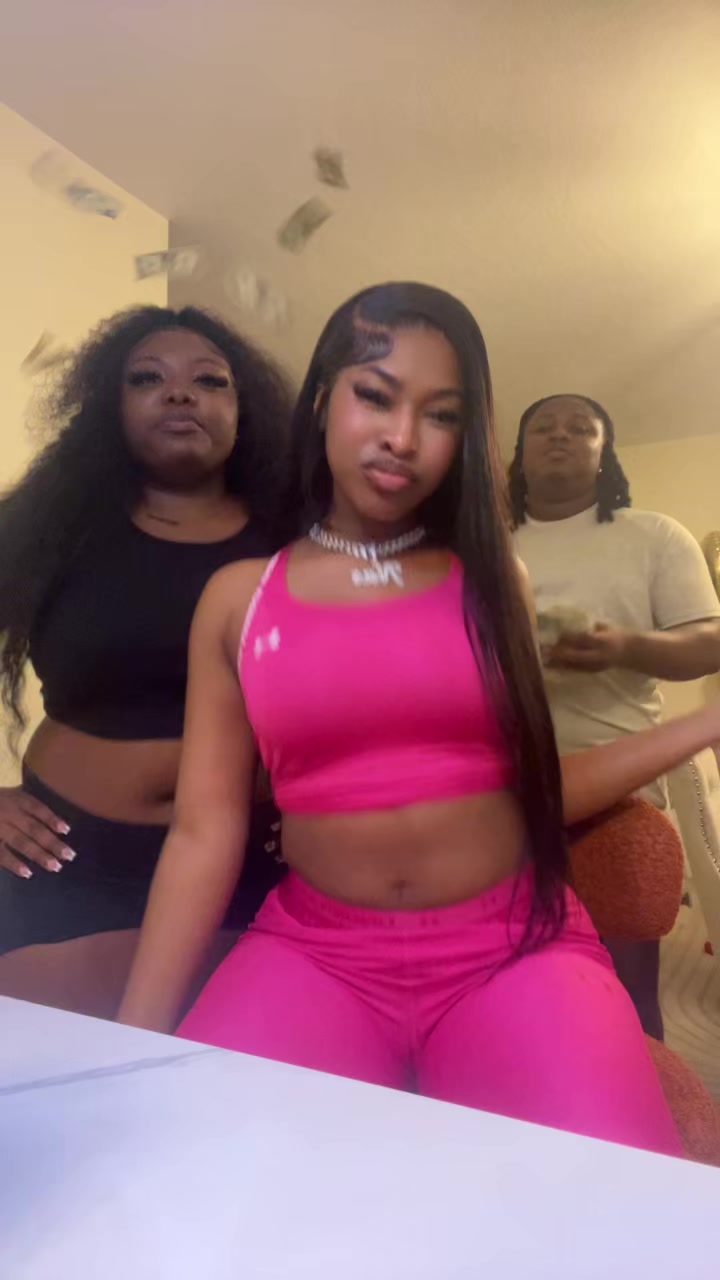@QueenNae