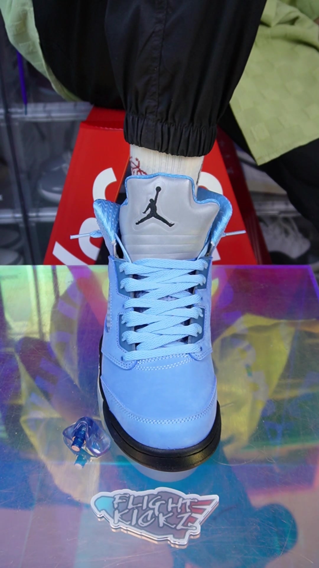 @Lacedsneaker