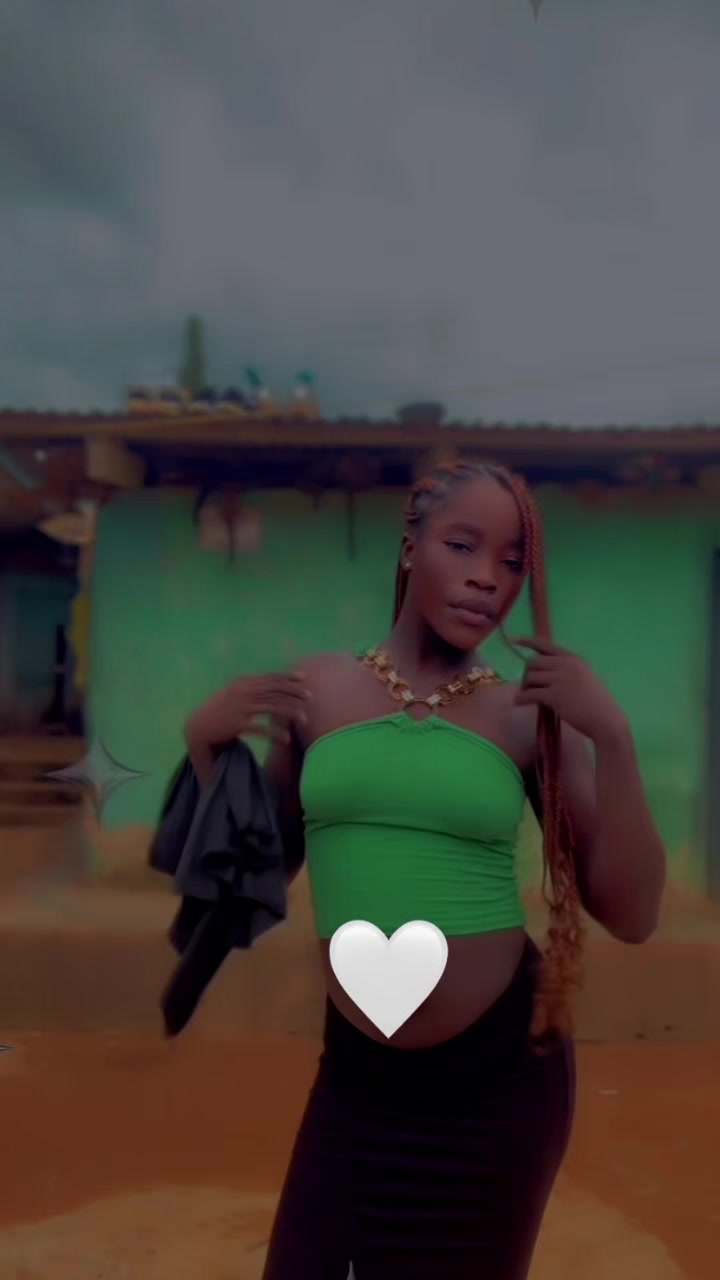 @She&rsquo;s-&bull;🌸🤍~~&bull;Nana Yhaa🖤🤍