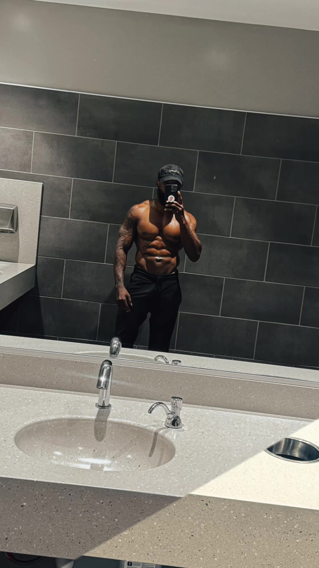 @firstname_leon