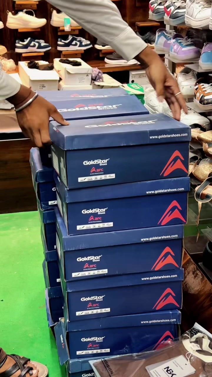 @Shoe Bank And Fashion Hunt