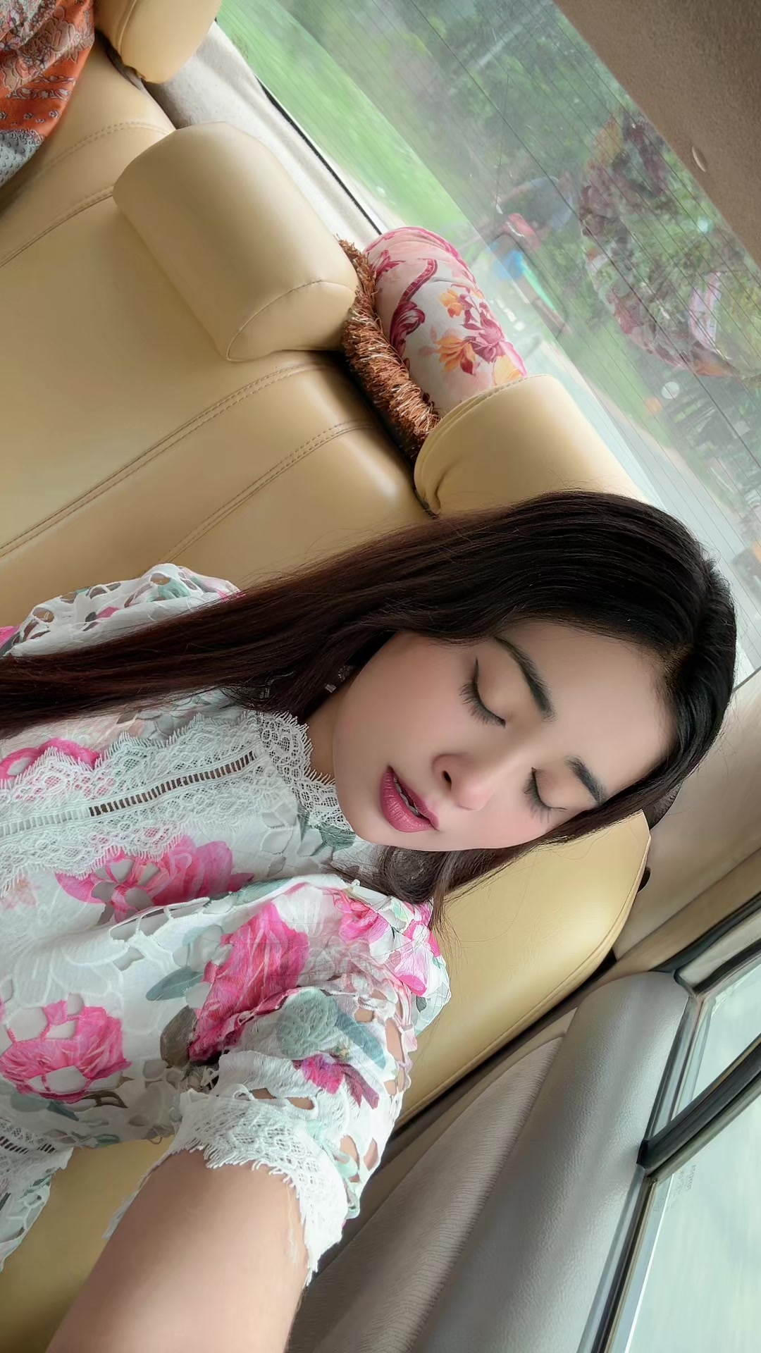 @✨RîYA💐