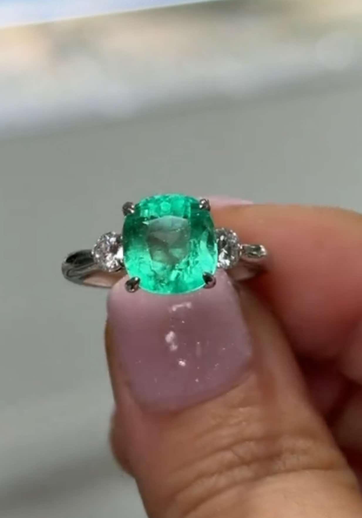 @JR Colombian Emerald