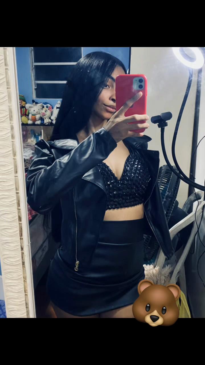 @Vit&oacute;ria 🖤