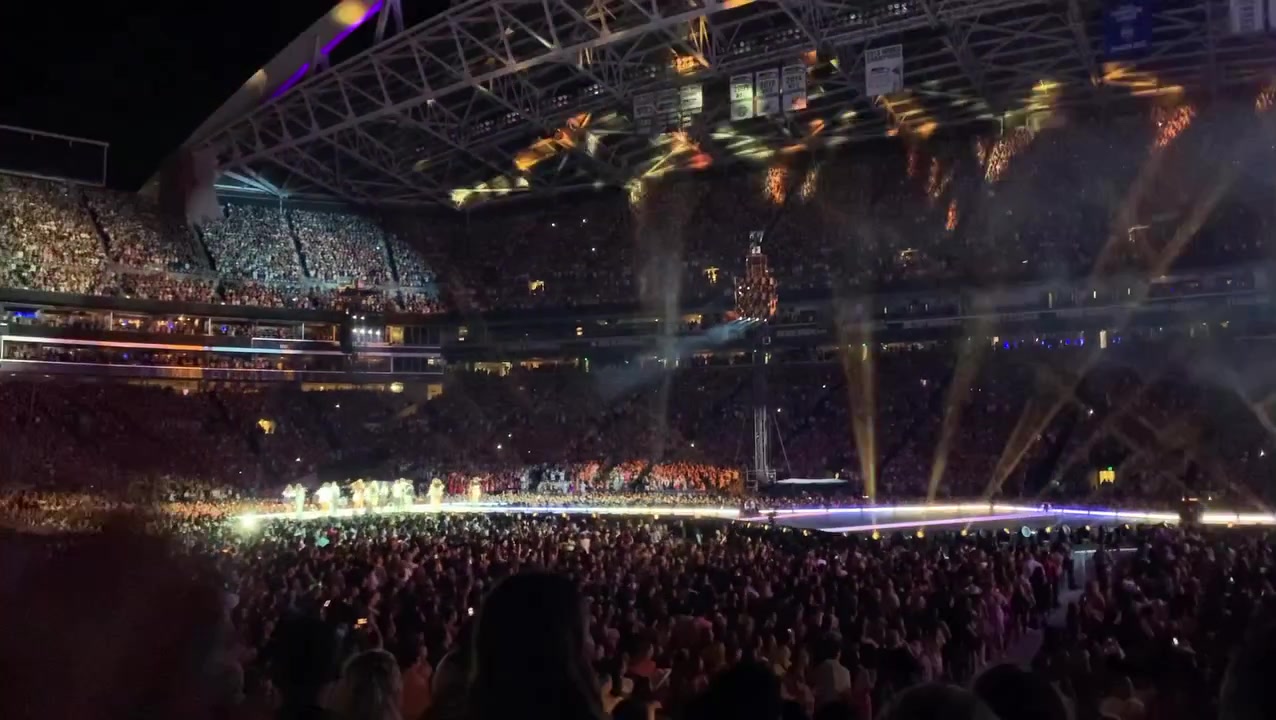 @𓂃꙳⋆videos from the eras tour