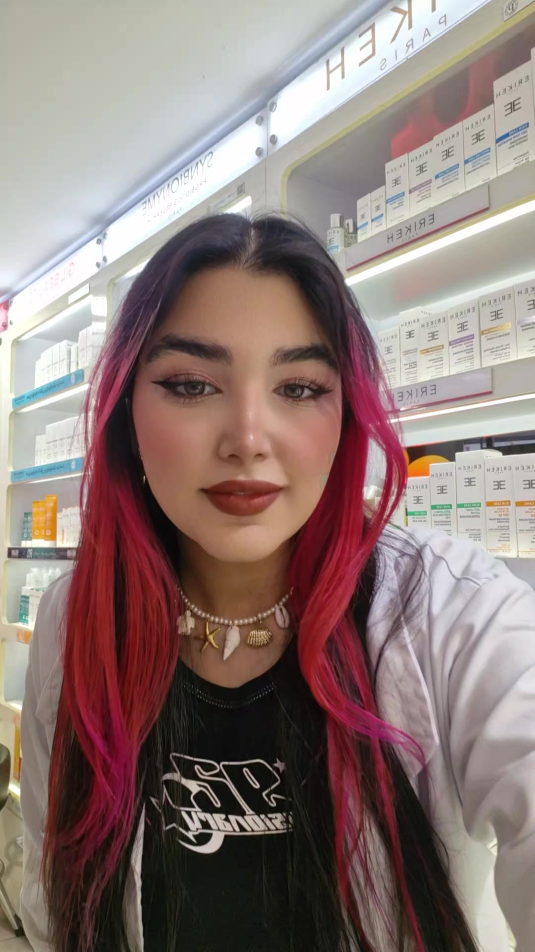 @Anaazin