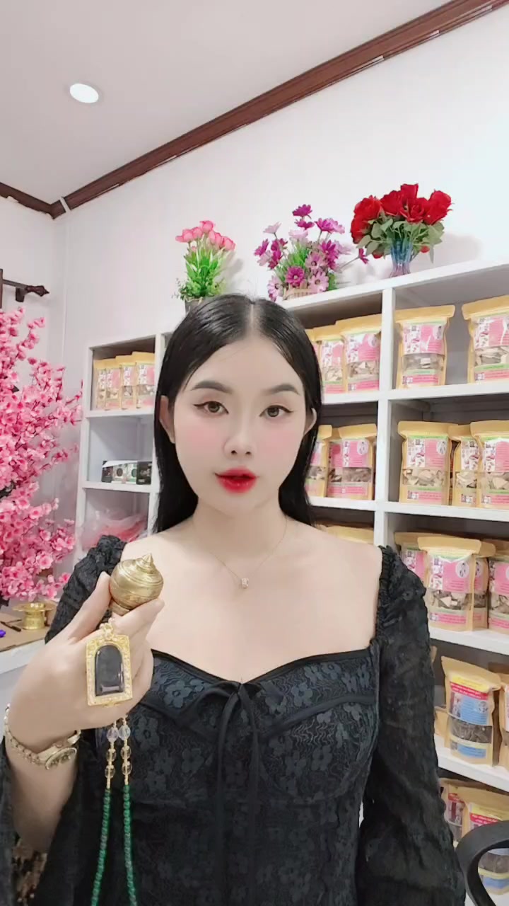 @nkauj see xyooj